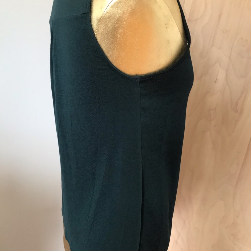 Express Button Green Tank - Picture 2 of 5